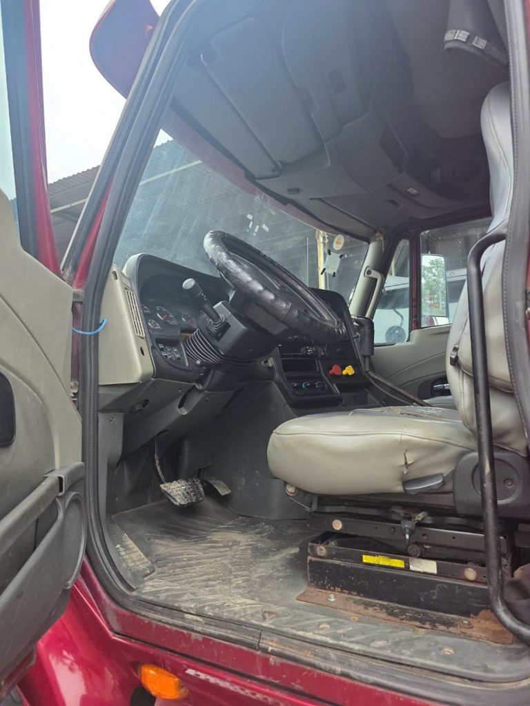 Xe đầu kéo MaxxForce đời 2014 5