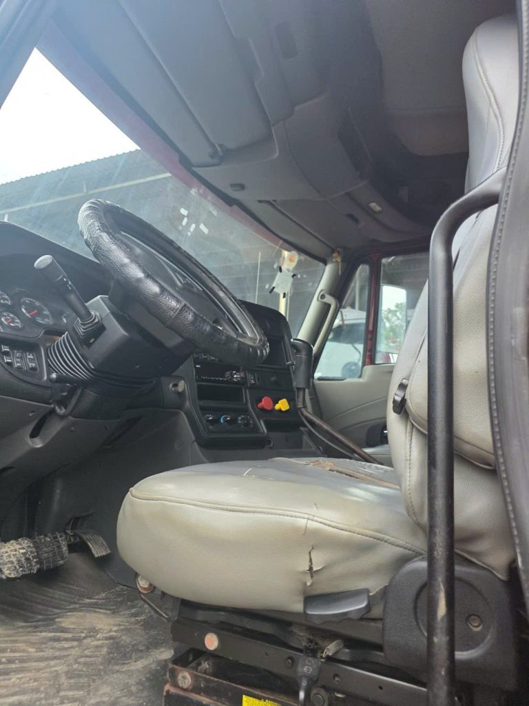 Xe đầu kéo MaxxForce đời 2014 4