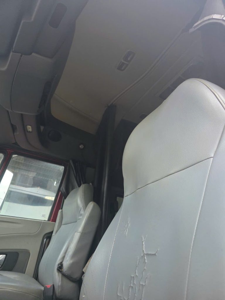 Xe đầu kéo MaxxForce đời 2014 1