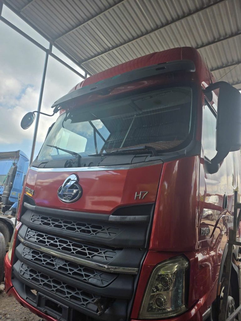 Xe đầu kéo Chenlong đời 2021 2